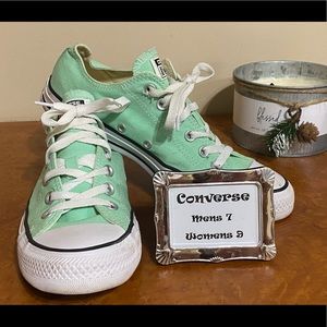 Converse all star chucks